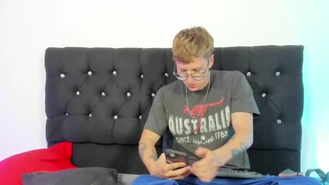 Snapshot of a_sexy_couple__ chatting on 10/05/25, 01:59 A Sexy Couple online show from 10/05/25, 01:59