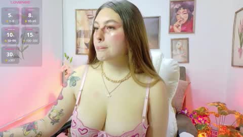 Snapshot of aaaaamy_1 chatting on 10/27/25, 11:09 Aamy online show from 10/27/25, 11:09