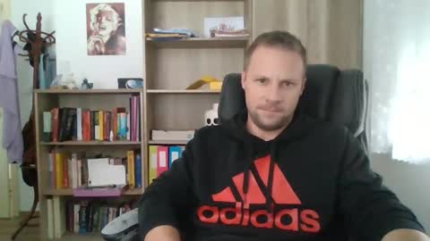 Snapshot of aaaandzzz chatting on 11/26/25, 11:22 Long distance cumshot online show from 11/26/25, 11:22