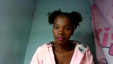 Snapshot of aadienne chatting on 06/05/26, 05:40 aadienne online show from 06/05/26, 05:40