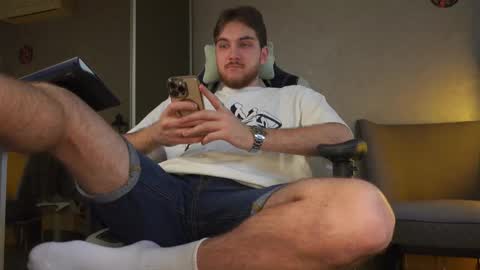 Snapshot of aalexxxxxx chatting on 11/02/25, 08:17 Alex online show from 11/02/25, 08:17