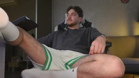 Snapshot of aalexxxxxx chatting on 11/12/25, 08:04 Alex online show from 11/12/25, 08:04