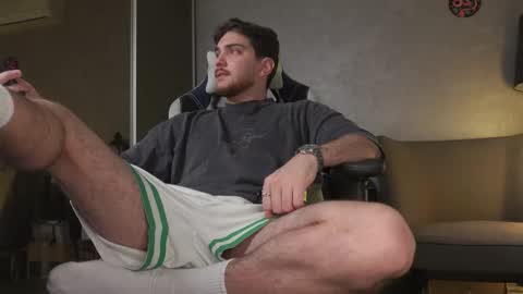 Snapshot of aalexxxxxx chatting on 11/18/25, 08:19 Alex online show from 11/18/25, 08:19