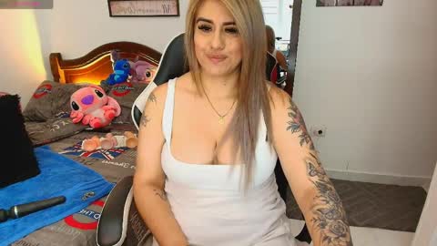 Snapshot of aamanda_queen chatting on 03/31/26, 12:49 aamanda online show from 03/31/26, 12:49