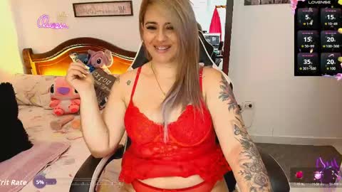 Snapshot of aamanda_queen chatting on 04/13/26, 01:49 aamanda online show from 04/13/26, 01:49