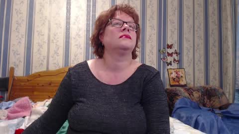 Snapshot of aamarillis chatting on 04/09/26, 07:30 NINA online show from 04/09/26, 07:30