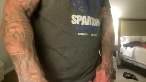 Snapshot of aaron846576 chatting on 11/11/25, 01:16 Canadashung online show from 11/11/25, 01:16