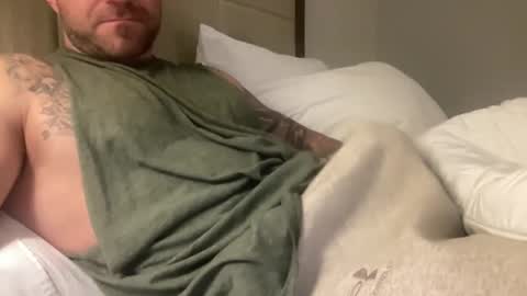 Snapshot of aaron846576 chatting on 03/31/26, 01:29 Canadashung online show from 03/31/26, 01:29