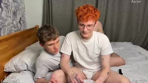 Snapshot of aaron_and_ethan chatting on 04/22/26, 10:11 Aaron and Ethan online show from 04/22/26, 10:11