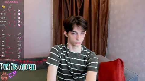 Snapshot of aaron_bang chatting on 06/01/26, 10:22 Aaron Bang online show from 06/01/26, 10:22