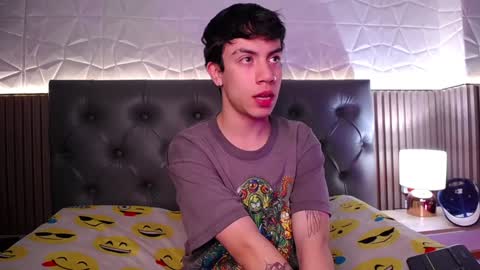 Aaron online show from 12/03/24, 01:32