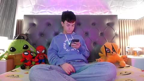 Aaron online show from 01/22/25, 01:42