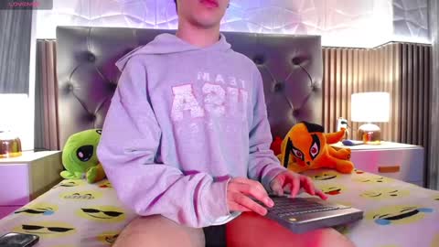 Aaron online show from 02/05/25, 02:05