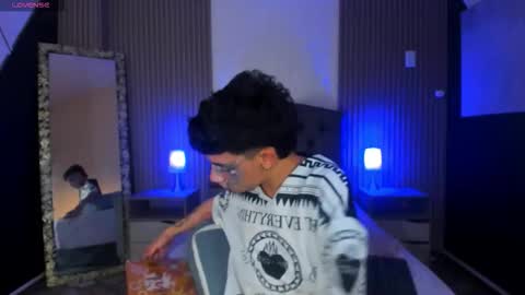 Aaron online show from 09/12/25, 09:37