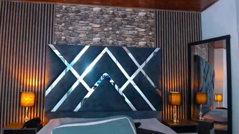 Aaron online show from 09/17/25, 04:19