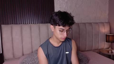 Snapshot of aaron_eze chatting on 01/06/26, 07:17 Aaron Ezequiel online show from 01/06/26, 07:17