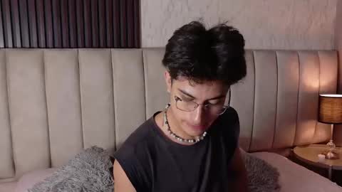 Snapshot of aaron_eze chatting on 01/07/26, 08:11 Aaron Ezequiel online show from 01/07/26, 08:11