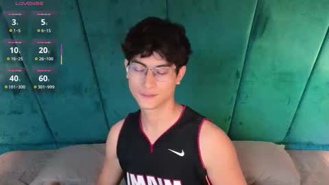 Snapshot of aaron_eze chatting on 02/07/26, 08:34 Aaron Ezequiel online show from 02/07/26, 08:34