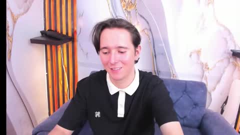 Aaron online show from 10/26/25, 06:36