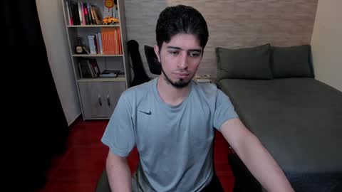 Snapshot of aaron_paul_ chatting on 01/15/25, 08:26 Aaron online show from 01/15/25, 08:26