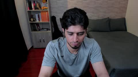 Snapshot of aaron_paul_ chatting on 01/15/25, 11:30 Aaron online show from 01/15/25, 11:30