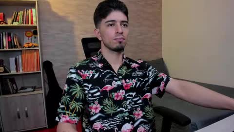 Snapshot of aaron_paul_ chatting on 03/02/25, 07:56 Aaron online show from 03/02/25, 07:56