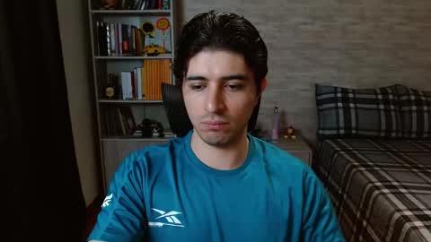 Snapshot of aaron_paul_ chatting on 03/22/26, 10:13 Aaron online show from 03/22/26, 10:13