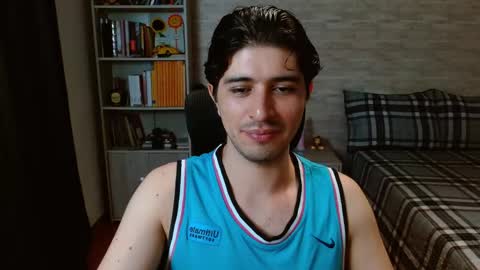 Snapshot of aaron_paul_ chatting on 03/23/26, 09:41 Aaron online show from 03/23/26, 09:41