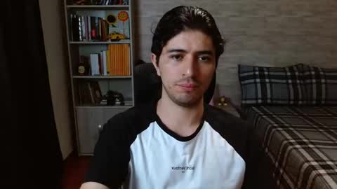 Snapshot of aaron_paul_ chatting on 03/24/26, 08:36 Aaron online show from 03/24/26, 08:36