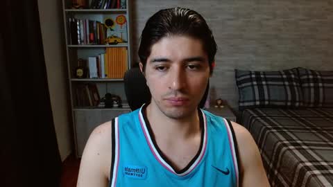 Snapshot of aaron_paul_ chatting on 03/28/26, 06:51 Aaron online show from 03/28/26, 06:51