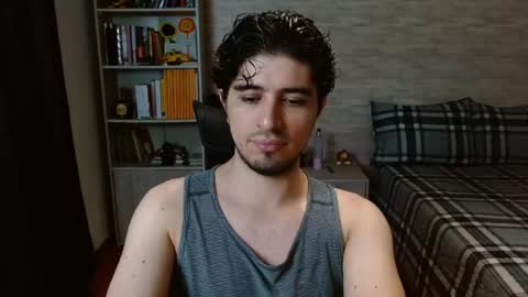 Snapshot of aaron_paul_ chatting on 04/20/26, 08:43 Aaron online show from 04/20/26, 08:43