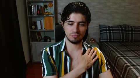 Snapshot of aaron_paul_ chatting on 04/22/26, 06:53 Aaron online show from 04/22/26, 06:53