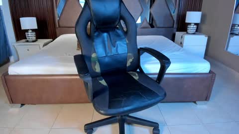 Aaron online show from 12/05/24, 09:17