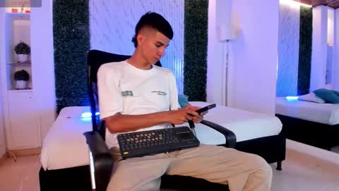 Aaron online show from 01/17/26, 08:45