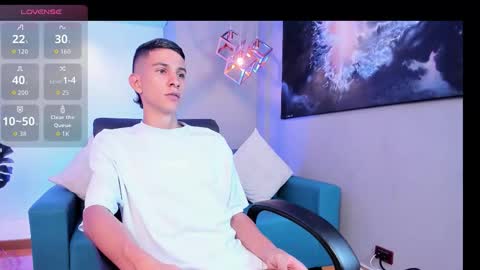 Snapshot of aaron_whitee chatting on 03/21/26, 07:39 Aaron online show from 03/21/26, 07:39