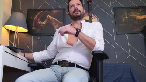 Snapshot of aaronbomer chatting on 11/15/25, 05:27 Aaron online show from 11/15/25, 05:27