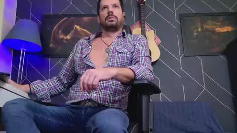 Snapshot of aaronbomer chatting on 11/24/25, 05:01 Aaron online show from 11/24/25, 05:01