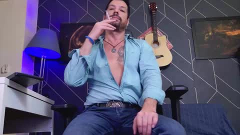 Snapshot of aaronbomer chatting on 11/27/25, 06:15 Aaron online show from 11/27/25, 06:15