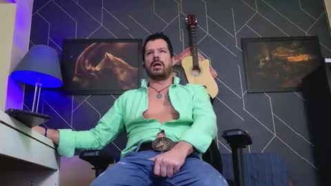 Snapshot of aaronbomer chatting on 11/29/25, 03:09 Aaron online show from 11/29/25, 03:09