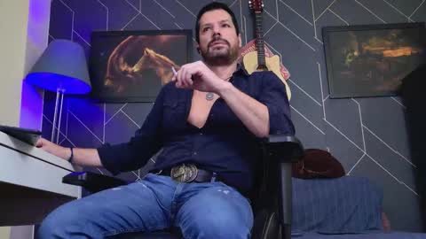 Snapshot of aaronbomer chatting on 11/30/25, 04:16 Aaron online show from 11/30/25, 04:16