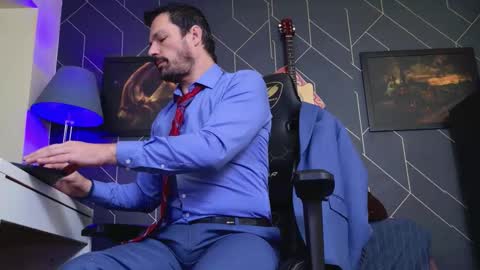 Snapshot of aaronbomer chatting on 11/30/25, 05:39 Aaron online show from 11/30/25, 05:39