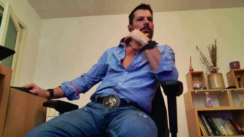 Aaron online show from 04/11/26, 04:28