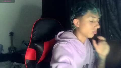 Snapshot of aaronevilxx chatting on 09/17/25, 06:04 aaronevilxx online show from 09/17/25, 06:04