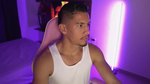 Snapshot of aaronfox_ chatting on 04/30/26, 12:17 AARON online show from 04/30/26, 12:17