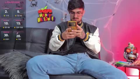 aaronfuentes7 online show from 10/25/25, 03:36