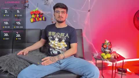 aaronfuentes7 online show from 10/26/25, 02:17