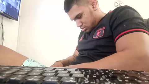 ig aaron hunter123 online show from 12/19/24, 03:08