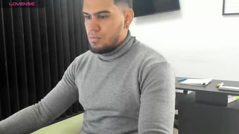 Snapshot of aaronhunter__ chatting on 03/12/26, 02:23 ig aaron hunter123 online show from 03/12/26, 02:23