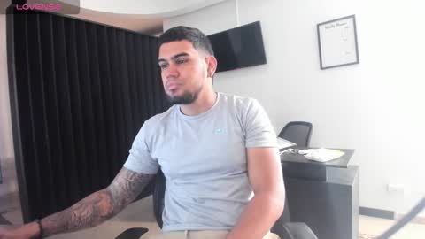 Snapshot of aaronhunter__ chatting on 03/16/26, 01:04 ig aaron hunter123 online show from 03/16/26, 01:04