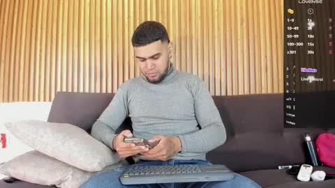 Snapshot of aaronhunter__ chatting on 03/18/26, 03:31 ig aaron hunter123 online show from 03/18/26, 03:31